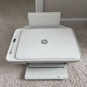 HP White All-in-One Printer with Gray Accents